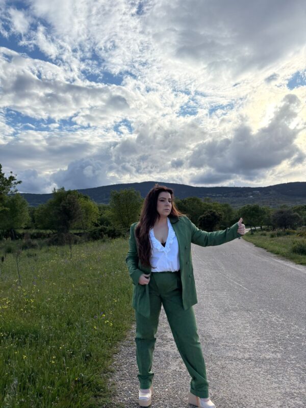 Pantalón Verde Oliva de Algodón – Pinzas y Cierre Cruzado - Imagen 4