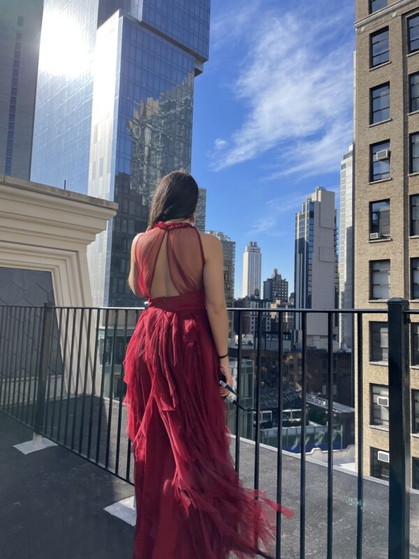 Vestido Burdeos de Tul y Ondas - Imagen 2